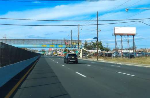 Location photo for Maplewood St near US-30 270' W of ROSEMONT AVE., Marlton (Camden)