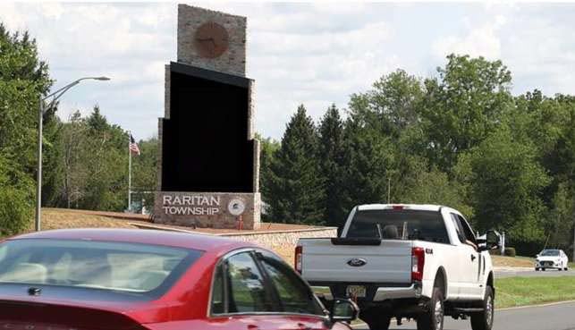 Rt 202 1100 ft N/O Case Blvd W/S F/SW Media