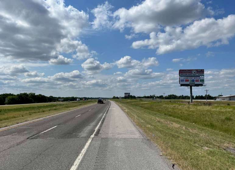 I-35 @ Exit 60/Ruppe Rd (S) Media