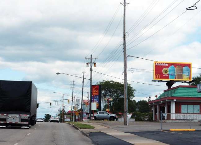 1976 ELM RD across WARREN PLAZA S/F Media