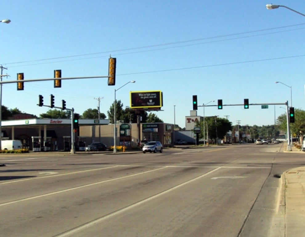 41ST AND MINNESOTA-DIGITAL E/S N/F Media