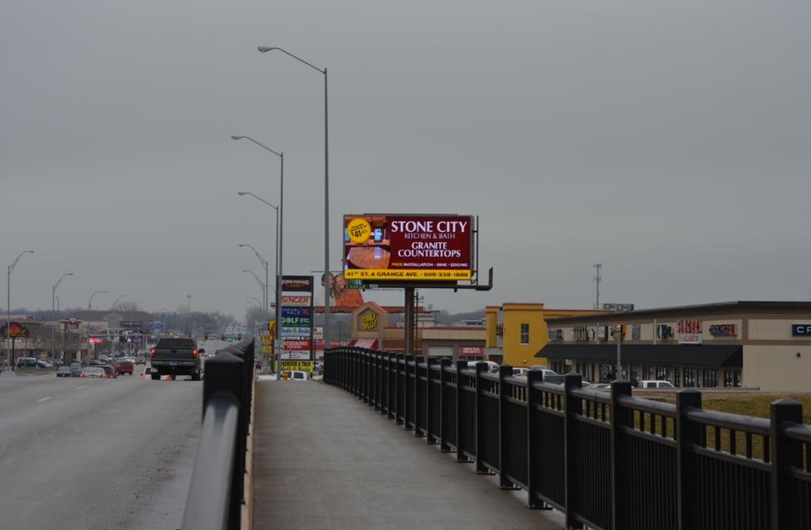 3500 W 41ST STREET N/S E/F Media