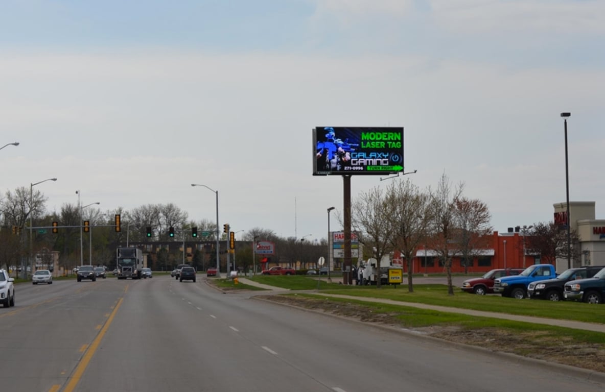 2711 South Louise W/S N/F Media