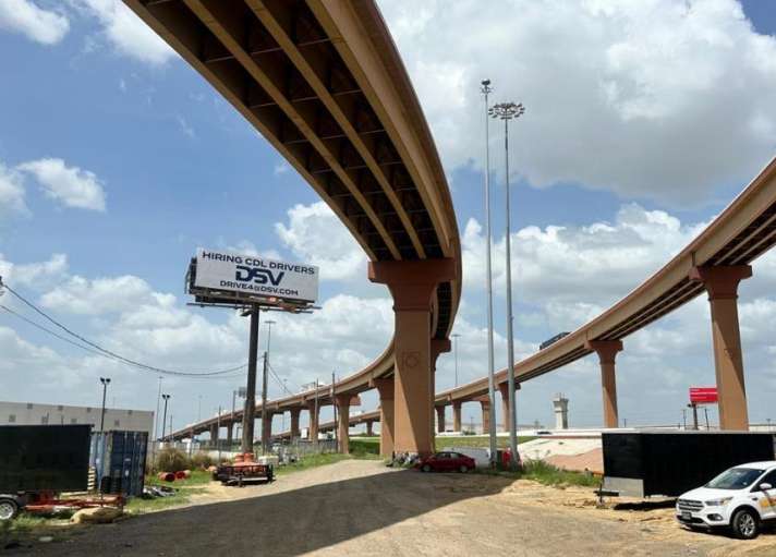 I-35 @ 10008 IH 35 Media