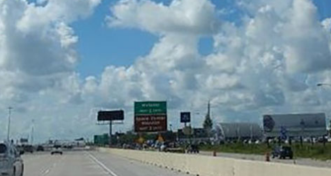 17900 I-45 S (Gulf Fwy) N/O El Dorado Blvd Media