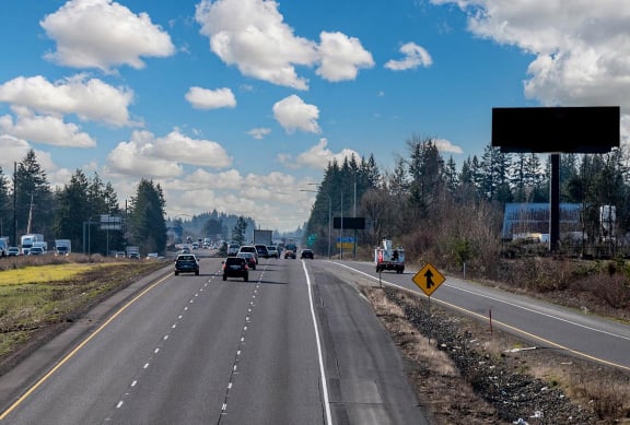 I-5 W/L .35 mi S/O NW La Center Rd WS N F/N Media