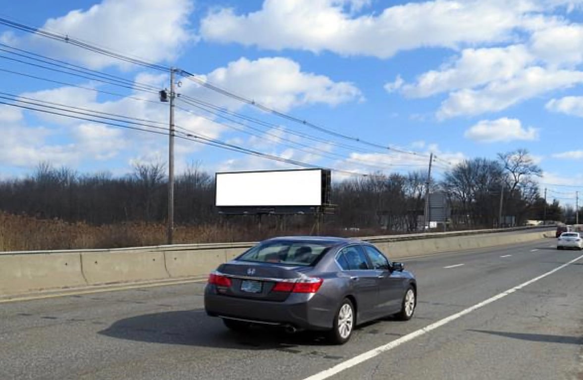 Location photo for Turnpike Rd near Crystal Pond Rd Trail (Southborough)