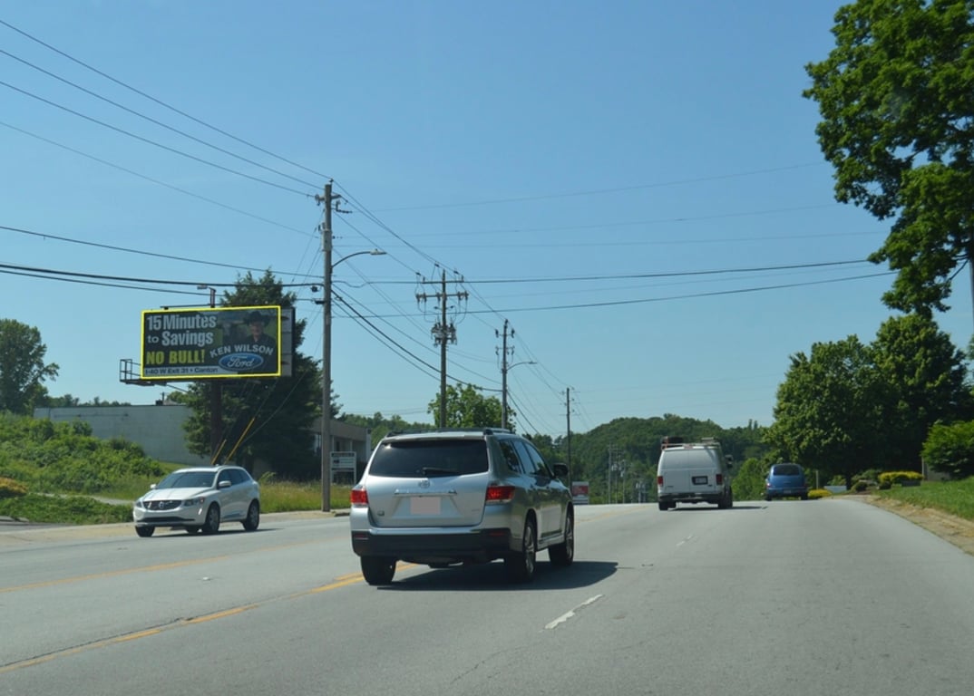 HWY 25 (HENDERSONVILLE RD) 200 ft S/O RIDGEFIELD RD ES Media