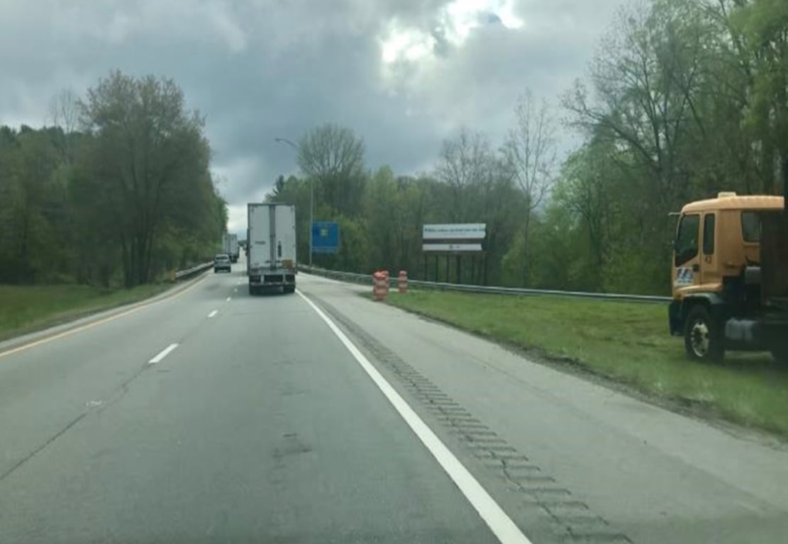 I-40 700 ft E/O I-26 SS Media