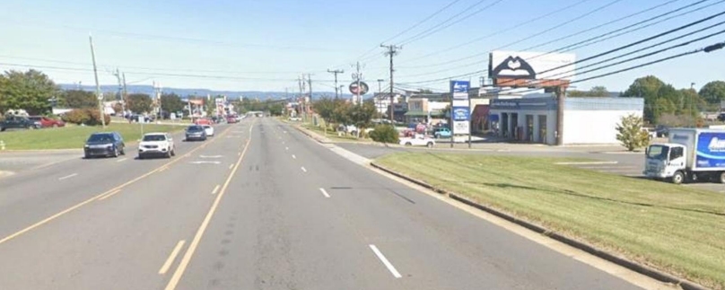 US 601 (2101 Rockford St) 0.54 mi S/O US 52 Business ES F/S - 2 Media