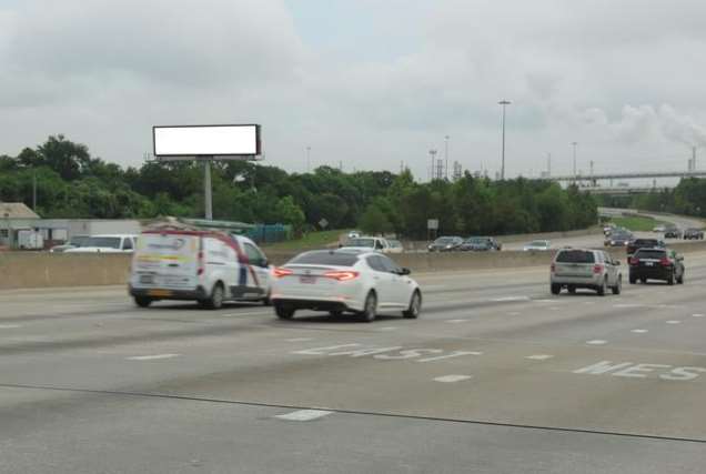 Location photo for S Loop E near Woodruff Park, Greater East End (Houston)