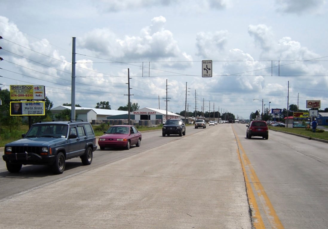 Location photo for N Detroit St near San Jose Plaza (Warsaw)