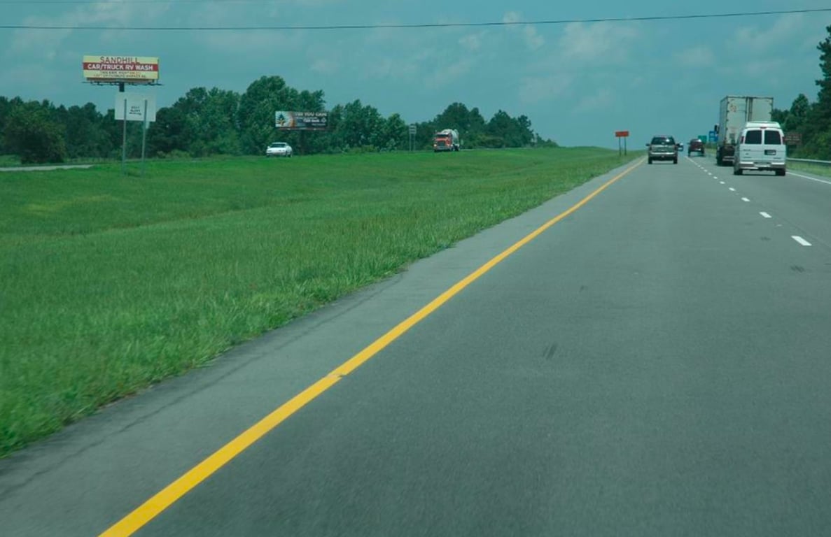 US 220 0.5 mi S/O SR 211 WS