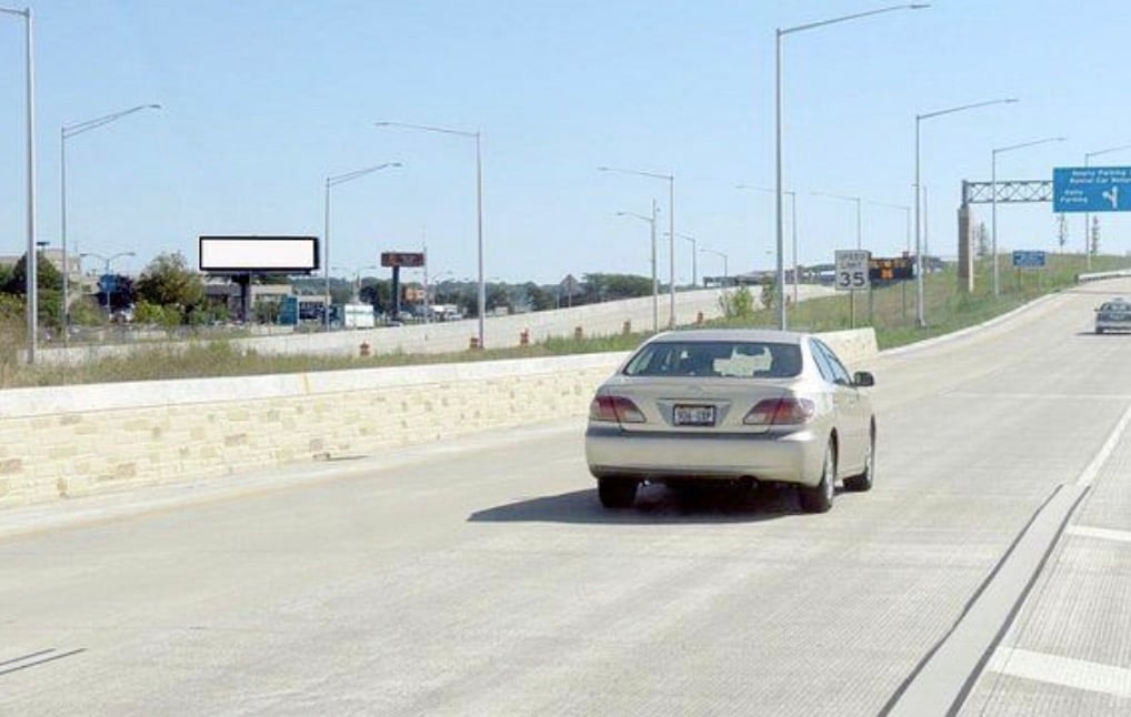 Location photo for S Howell Ave near milwakeeoffshorefishing, Holler Park (Milwaukee)