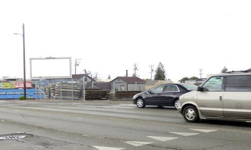 Location photo for Middlefield Rd near Middlefield Rd & Douglas Ave (Redwood City)