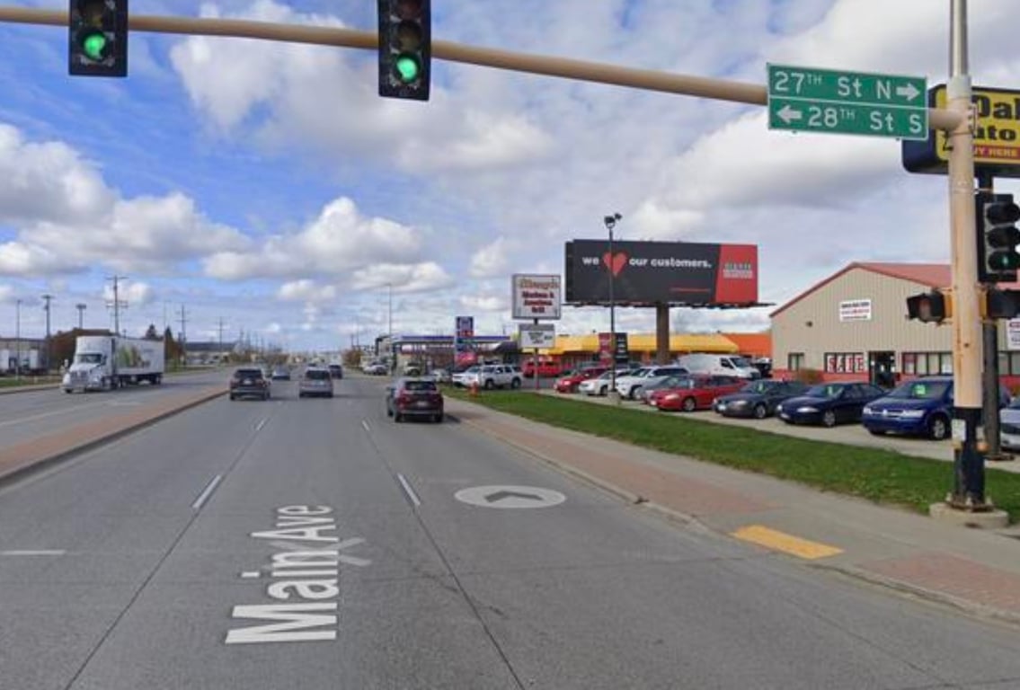 2901 Main Ave Kroll's Diner Media