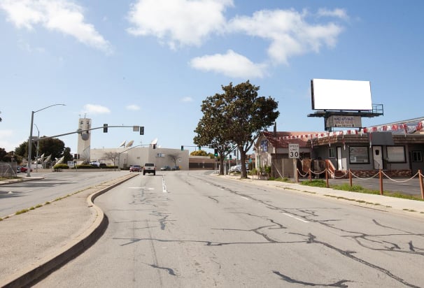 John St 100 ft W/O Spring N/S F/E Media