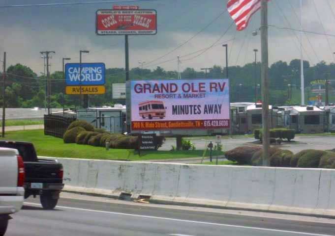 BRILEY PKWY S/S 1.5 MILE W/O MCGAVOCK PIKE/OPRYLAND EXIT 12 F/W Media