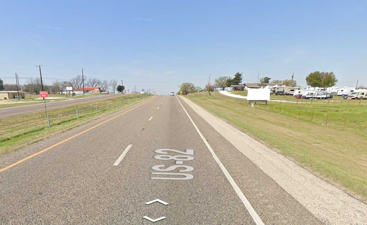 US 82 4 mi E/O I-35 NS Media