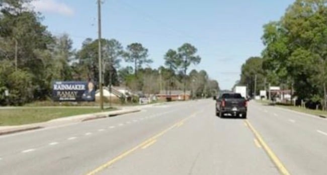 SR 15 1.2 mi S/O US 1 WS F/S Media