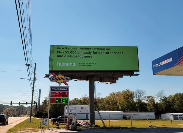 University Ave at Edgewood Dr - West Side of University Ave at Mission Square - N/F RR Media