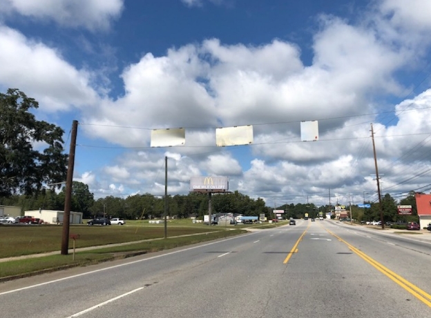 Elbert St North of Calhoun Falls Hwy - S/F CR Media