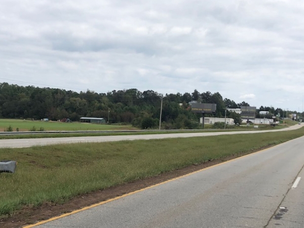 Hwy 76/123 0.8 mile South of Hwy 11 - W/F CR Media