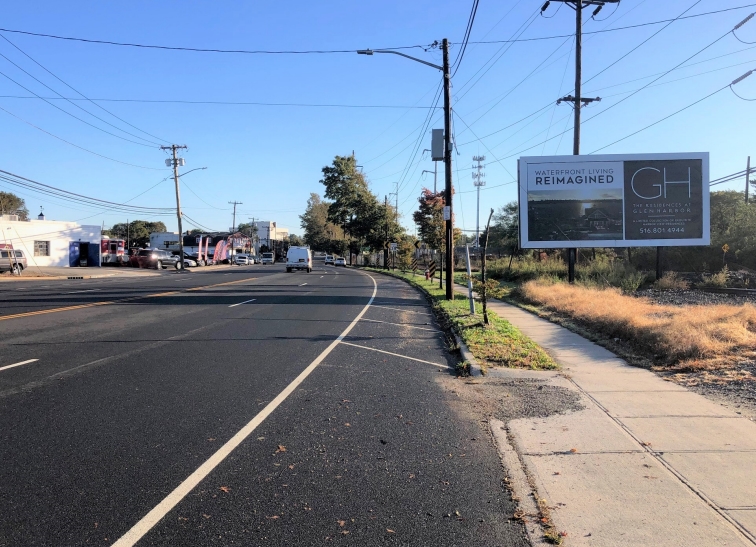Location photo for Syosset: on Underhill Blvd & Tredwell Ave, facing south