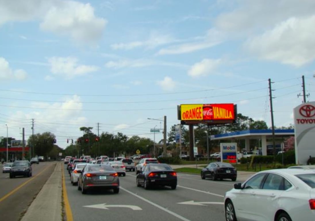 Location photo for N Semoran Blvd near S Semoran Blvd and University Center Dr (Aloma)