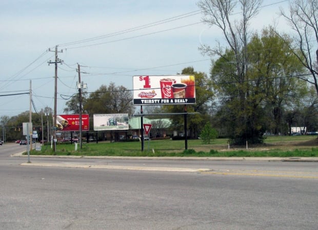 e/s Hwy 377 600ft s/o Hwy 261 - S/F RR Media