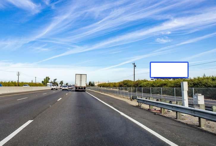 Es Hwy 99 .70 mi S/O French Camp Rd., Manteca F/S Media