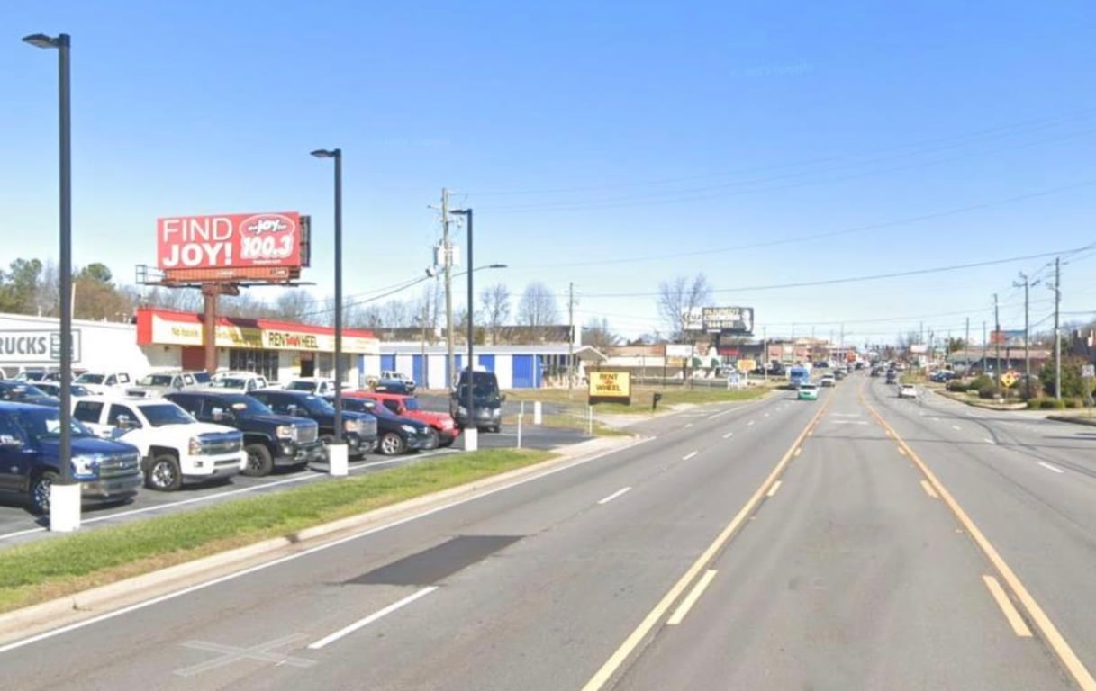 Location photo for Browns Bridge Rd near Westside Shopping Center (Gainesville)