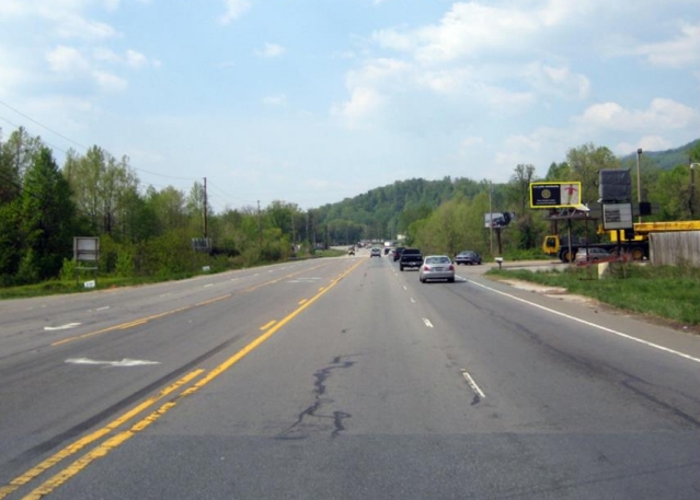 US 221 500 FT S/O NC 226 F/N Media