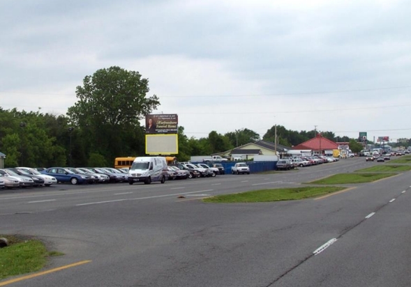 Location photo for NW Broad St near Roselawn Funeral Home & Memorial Gardens (Murfreesboro)