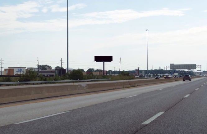 I-70 700.00 ft E/O Mid Rivers Mall Dr N/S F/W Media