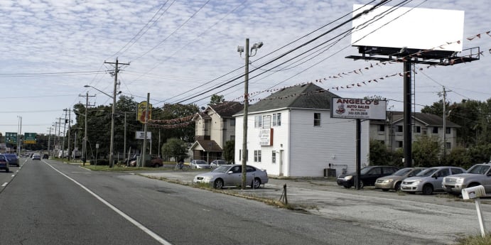 Location photo for S Dupont Hwy near Dupont Hwy @ Nur Temple (New Castle)