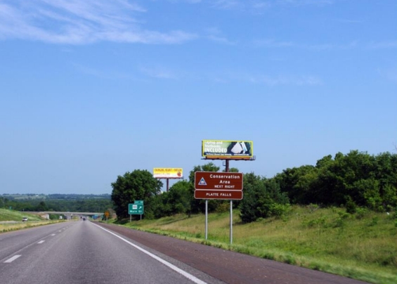 E/S I-29 .7M N/O EXIT 18 (HWY 92) FS Media