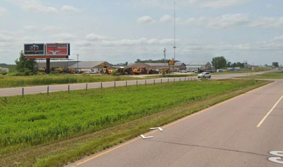 Location photo for Loren Dr (Mankato)