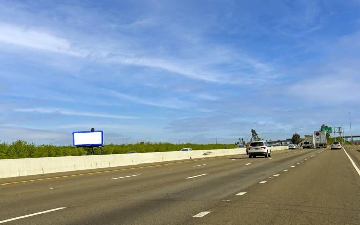 Hwy 99 1.10 mi S/O Hwy 198 E/S F/N Media