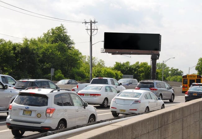 Location photo for NJ-4 near New Bridge Landing (River Edge)