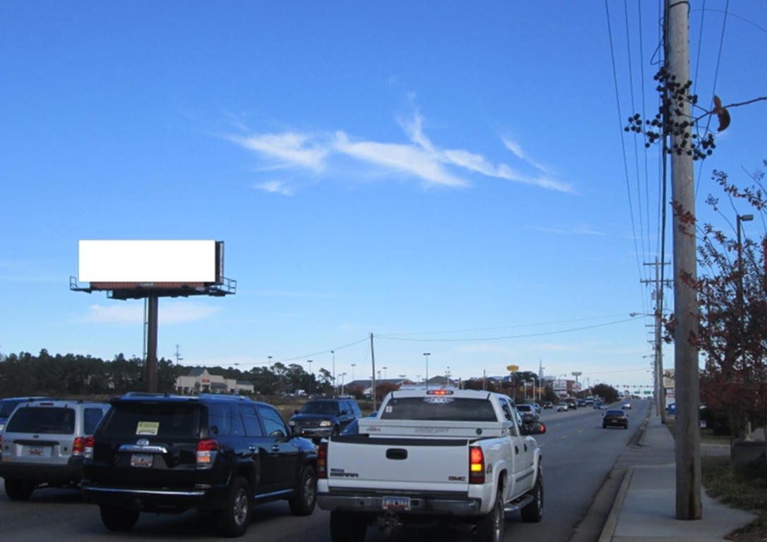 US HWY 17 N W/S 0.63 MI S/O MAIN ST Media