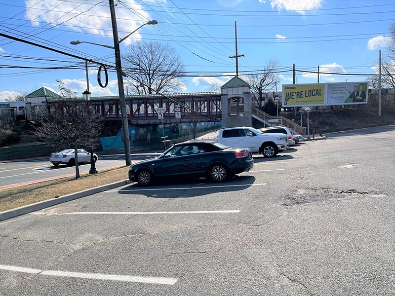 Huntington: W/S New York Avenue S/O Broadway @RR overpass and train station F/N Media