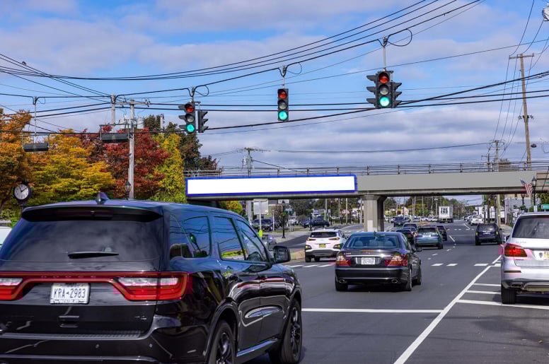 Location photo for Little East Neck Rd near Railroad Ave/Little East Neck Rd (West Babylon)