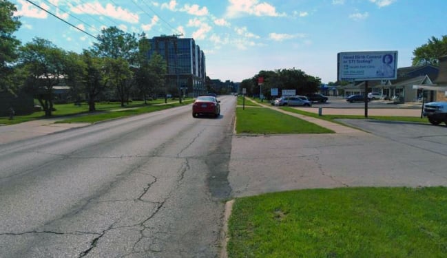 1418 5TH ST F/W -CORALVILLE Media