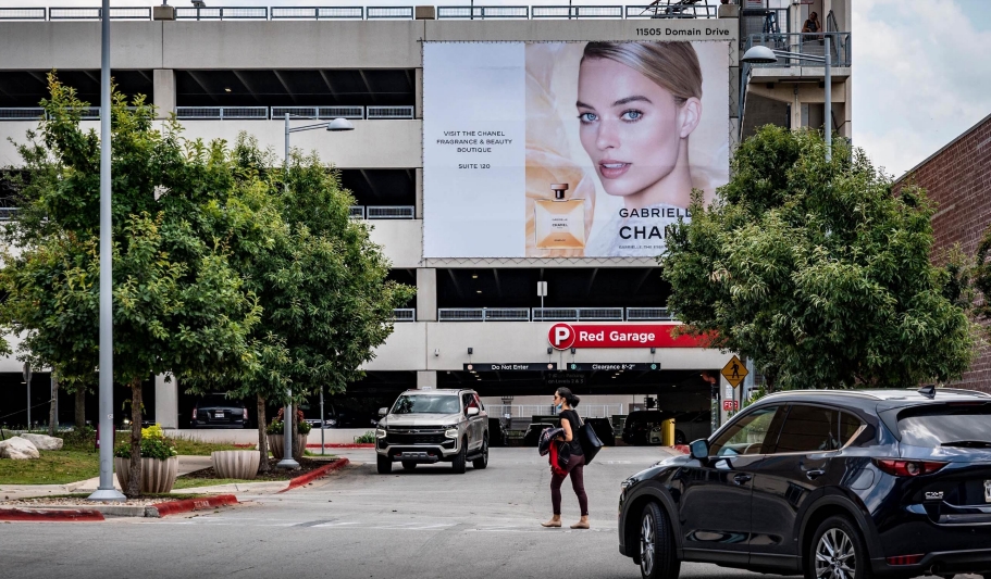 Red Garage at Domain Dr Media