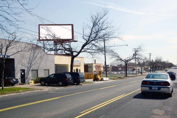Location photo for Marshall Ave near Carlander Field, Snelling Hamline (St Paul)