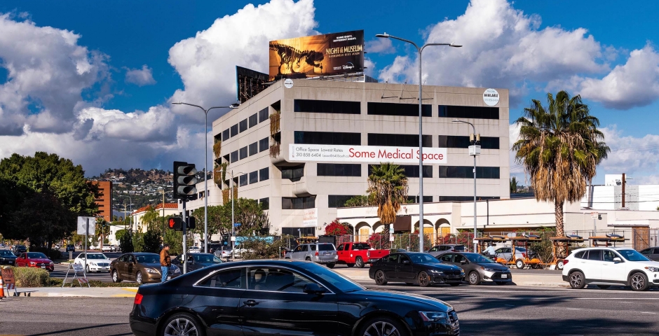 Location photo for S San Vicente Blvd near Beverly Hills Sign, Central LA (Los Angeles)