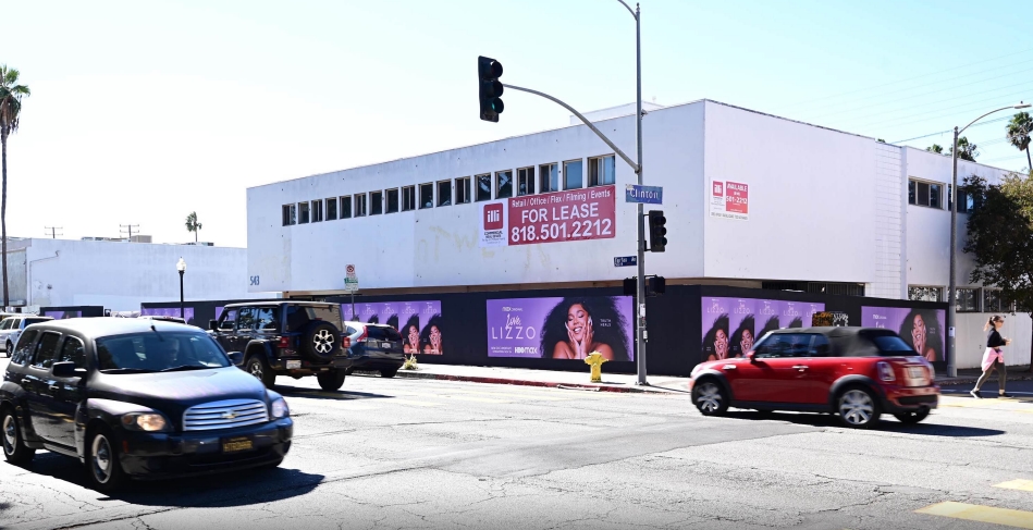 Location photo for N Fairfax Ave near Melrose / Fairfax, Melrose (Los Angeles)