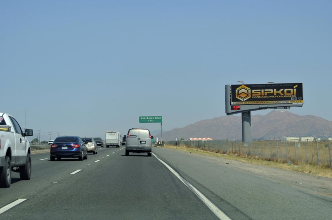 I-215 E/L 1.3 mi. S/O Van Buren Blvd Media