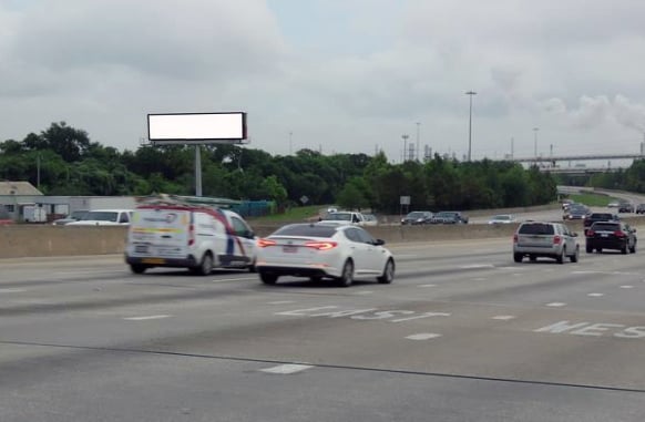 Location photo for S Loop E near Woodruff Park, Greater East End (Houston)